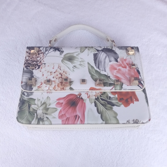 Design Lab White Floral and Gold Crossbody - Picture 2 of 6